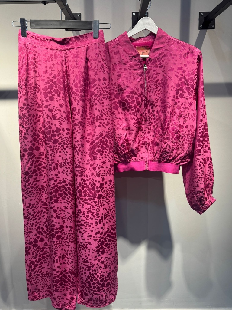 Leopar Desenli Pembe Takım