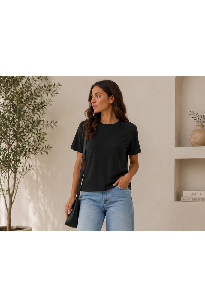 [KRL-MZ-VTKL-SYH-3] Karol Omzu Vatkalı Siyah T-shirt